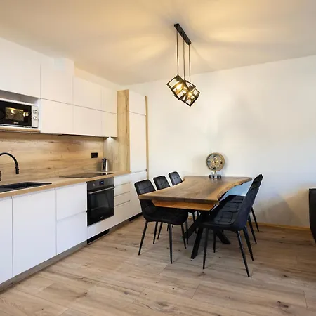 Woody Apartment *